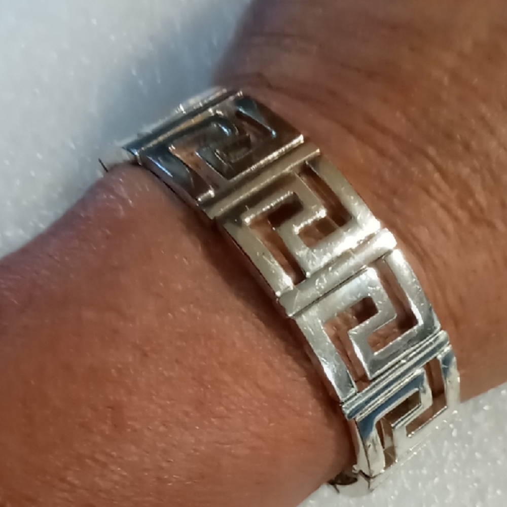 Silver Geometric Bracelet  Sz.8 Expandable.